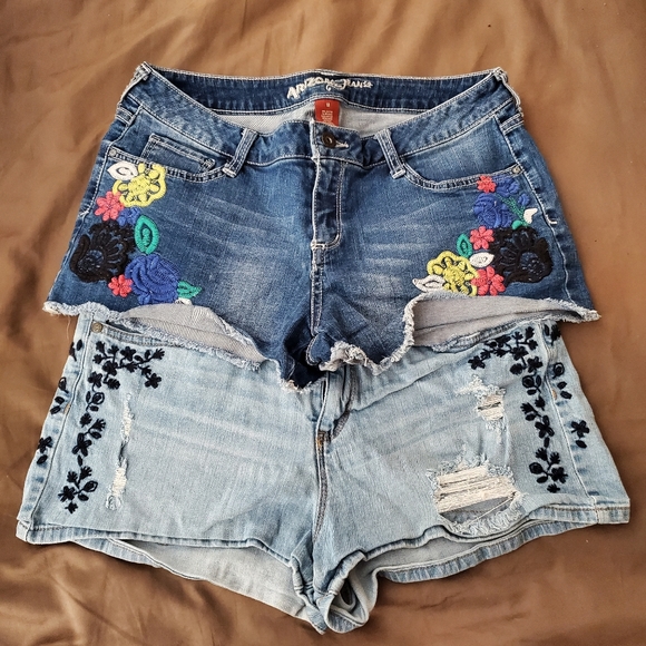 Arizona Jean Company Pants - 2 size 13 jeans embroidered shorts